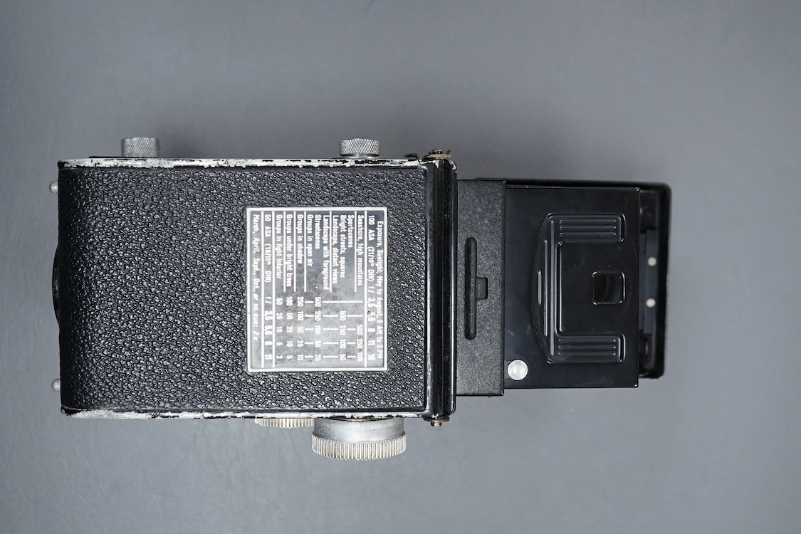 A vintage Rolleicord TLR camera, cased.